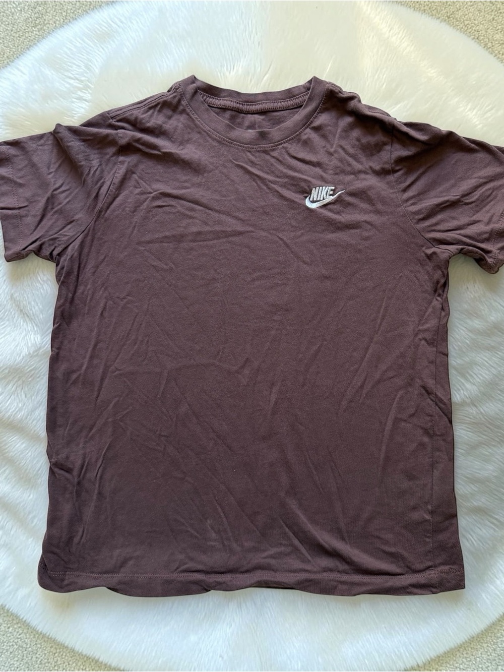 NWOT Nike Boys The Nike Tee Short Sleeve Tee in Dark Purple Size XL